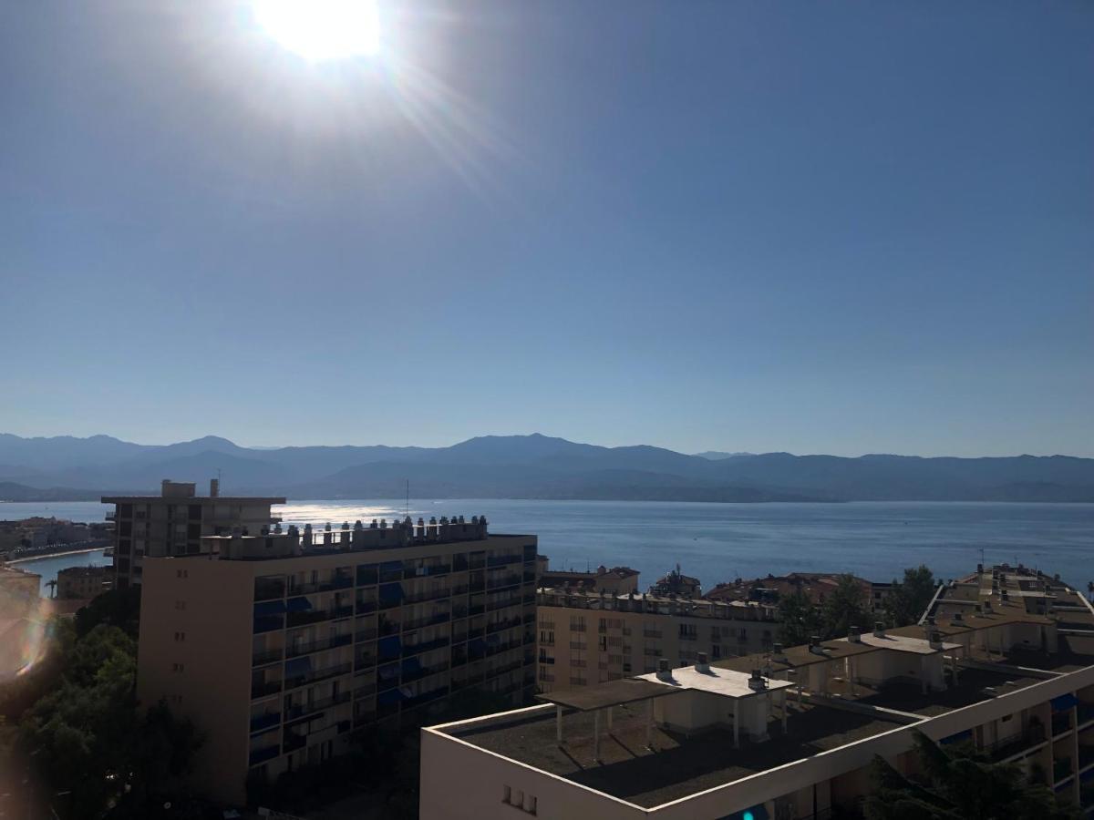 Apartment Ajaccio Centre Cosy Et Spacieux Avec Climatisation, Grande Terrasse Et Vue Ajaccio (Corsica)