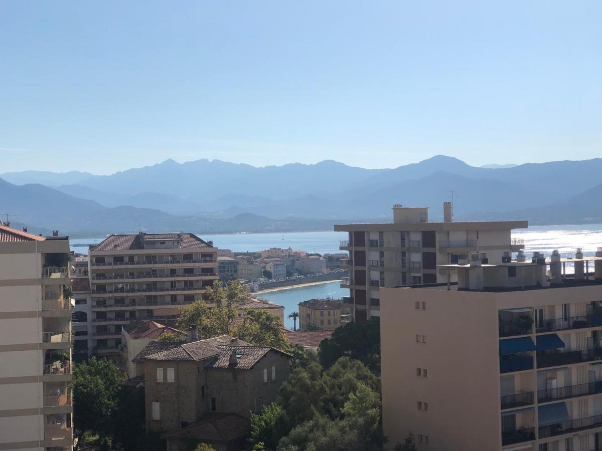 Ajaccio Centre Cosy Et Spacieux Avec Climatisation, Grande Terrasse Et Vue Apartment Ajaccio (Corsica)