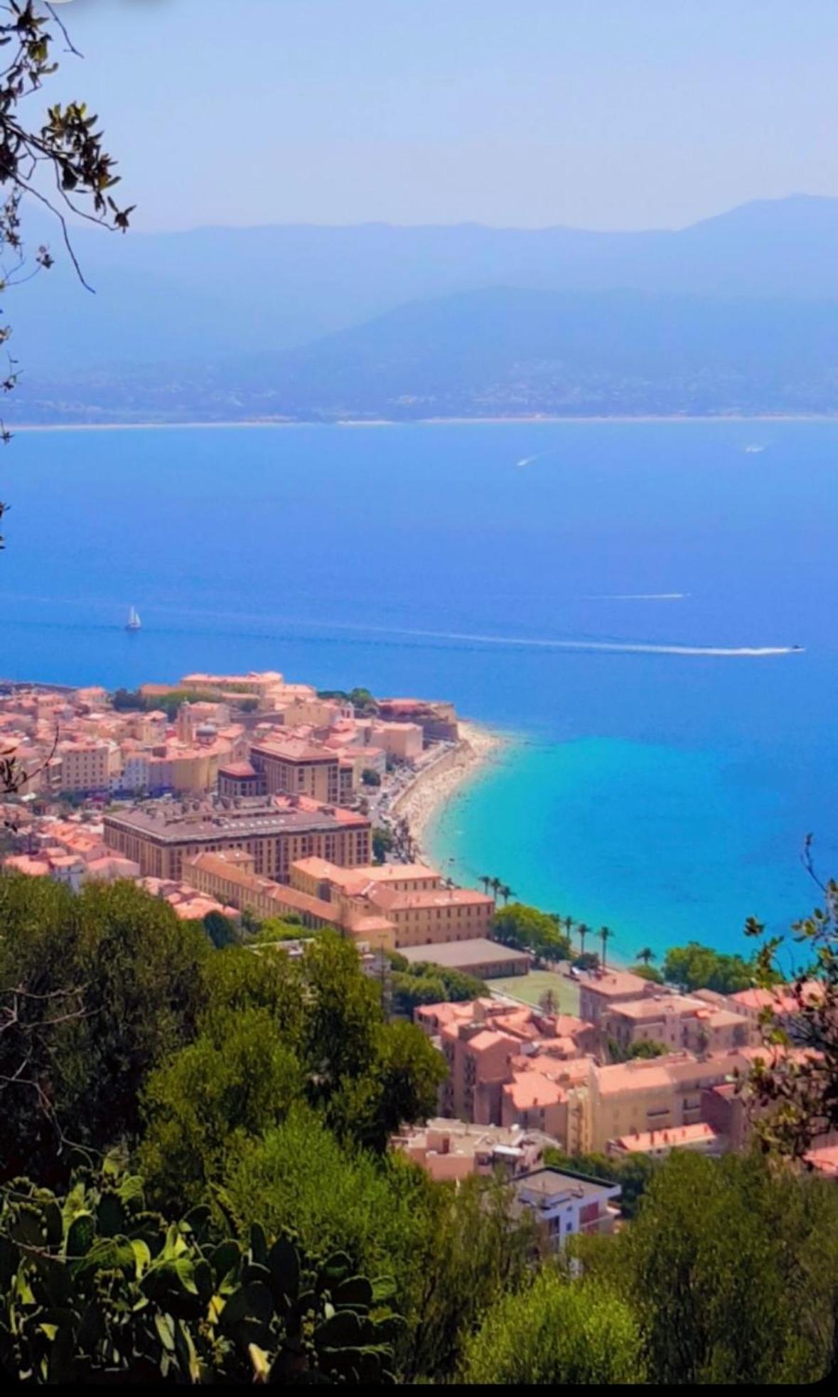 Ajaccio Centre Cosy Et Spacieux Avec Climatisation, Grande Terrasse Et Vue Ajaccio (Corsica)