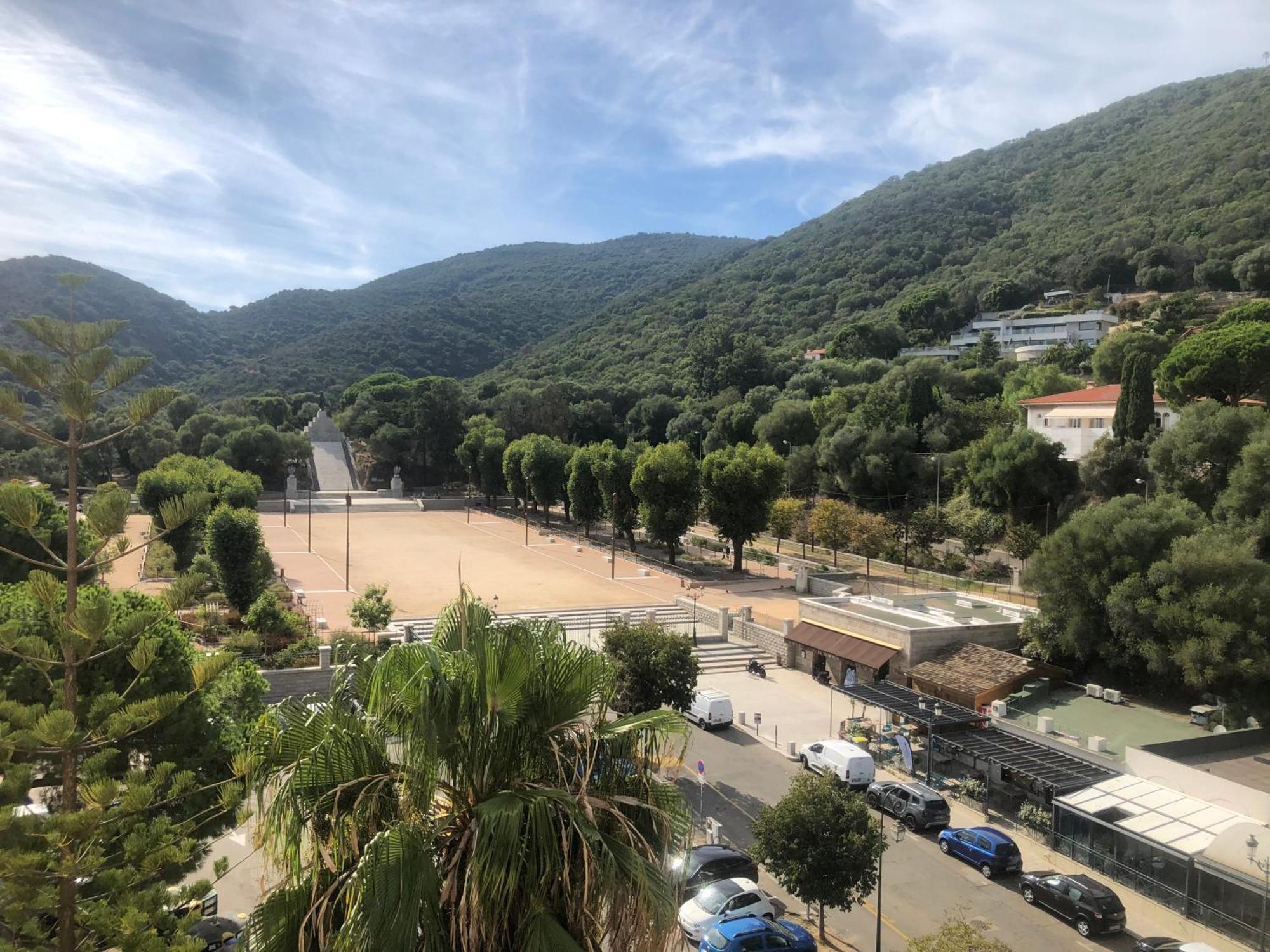 Ajaccio Centre Cosy Et Spacieux Avec Climatisation, Grande Terrasse Et Vue Apartment Ajaccio (Corsica)